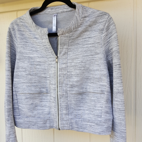 XL FABLETICS GRAY CROPPED WARM UP JACKET - Picture 3 of 10